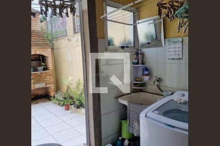 Casa de condomínio à venda com 102m², 3 quartos e 2 vagas