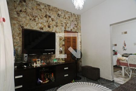 Sala de casa para alugar com 5 quartos, 150m² em Jardim Santo Elias, São Paulo