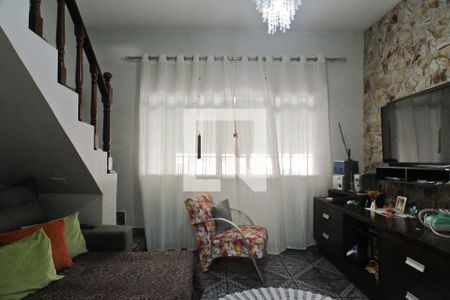 Sala de casa para alugar com 5 quartos, 150m² em Jardim Santo Elias, São Paulo