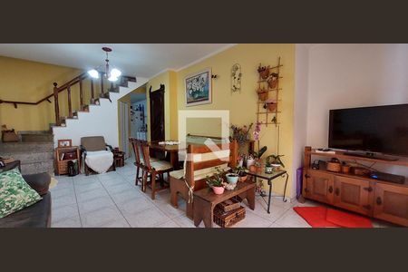Sala de casa de condomínio à venda com 3 quartos, 150m² em Vila Eldízia, Santo André