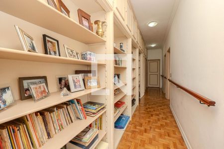 Apartamento à venda com 320m², 5 quartos e 3 vagasCorredor