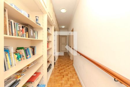 Apartamento à venda com 320m², 5 quartos e 3 vagasCorredor
