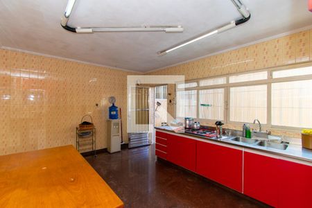 Casa à venda com 200m², 3 quartos e 6 vagas Casa à venda com 200m², 3 quartos e 6 vagasCozinha