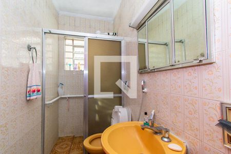 Casa à venda com 200m², 3 quartos e 6 vagas Casa à venda com 200m², 3 quartos e 6 vagasBanheiro 1