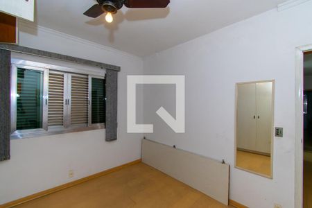 Casa à venda com 200m², 3 quartos e 6 vagas Casa à venda com 200m², 3 quartos e 6 vagasQuarto 3