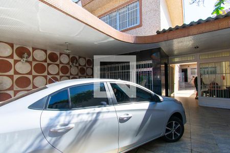 Casa à venda com 200m², 3 quartos e 6 vagas Casa à venda com 200m², 3 quartos e 6 vagasGaragem