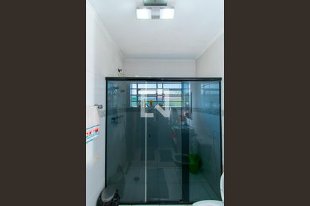 Casa à venda com 200m², 3 quartos e 6 vagas Casa à venda com 200m², 3 quartos e 6 vagasBanheiro 2