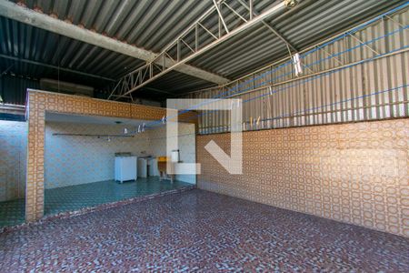 Casa à venda com 200m², 3 quartos e 6 vagas Casa à venda com 200m², 3 quartos e 6 vagasÁrea de Serviço