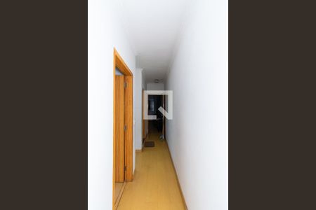 Casa à venda com 200m², 3 quartos e 6 vagas Casa à venda com 200m², 3 quartos e 6 vagasCorredor