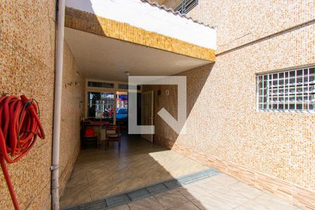 Casa à venda com 200m², 3 quartos e 6 vagas Casa à venda com 200m², 3 quartos e 6 vagasQuintal