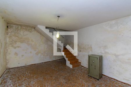 Casa à venda com 200m², 3 quartos e 6 vagas Casa à venda com 200m², 3 quartos e 6 vagasSalão