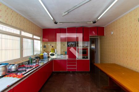 Casa à venda com 200m², 3 quartos e 6 vagas Casa à venda com 200m², 3 quartos e 6 vagasCozinha