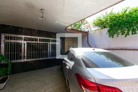 Casa à venda com 200m², 3 quartos e 6 vagas Casa à venda com 200m², 3 quartos e 6 vagasGaragem