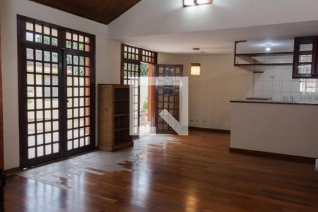 Sala de casa para alugar com 3 quartos, 200m² em Butantã, São Paulo