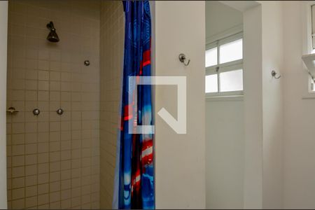 Casa de condomínio à venda com 474m², 5 quartos e 4 vagasBanheiro Social