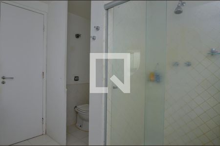 Casa de condomínio à venda com 474m², 5 quartos e 4 vagasBanheiro da Suíte 3