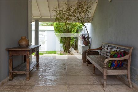 Casa de condomínio à venda com 474m², 5 quartos e 4 vagasVaranda