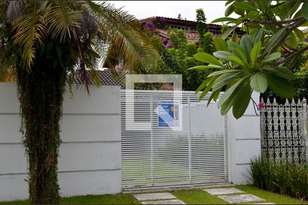 Casa de condomínio à venda com 474m², 5 quartos e 4 vagasPlaca