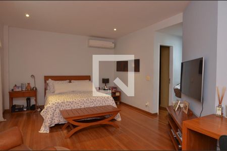 Casa de condomínio à venda com 474m², 5 quartos e 4 vagasSuite 3