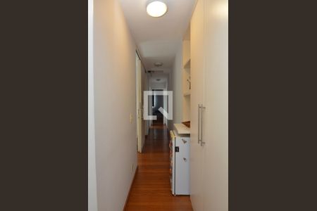 Casa de condomínio à venda com 474m², 5 quartos e 4 vagasCorredor