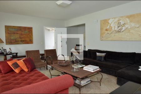 Sala de casa de condomínio à venda com 5 quartos, 474m² em Barra da Tijuca, Rio de Janeiro