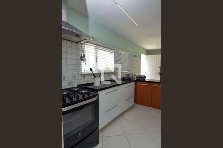 Casa de condomínio à venda com 474m², 5 quartos e 4 vagasCozinha