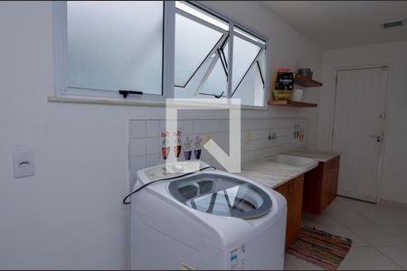 Casa de condomínio à venda com 474m², 5 quartos e 4 vagasÁrea de Serviço