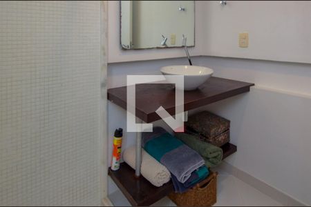 Casa de condomínio à venda com 474m², 5 quartos e 4 vagasBanheiro da Suíte 1