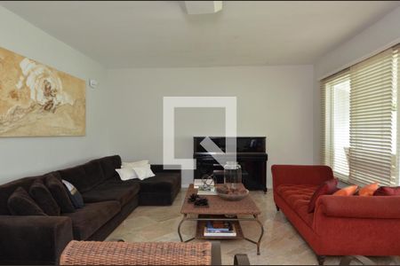 Sala de casa de condomínio à venda com 5 quartos, 474m² em Barra da Tijuca, Rio de Janeiro