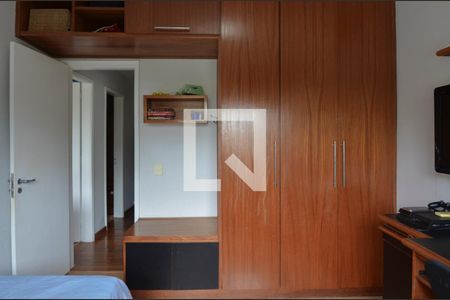 Casa de condomínio à venda com 474m², 5 quartos e 4 vagasQuarto 2