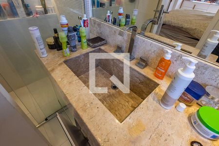 Apartamento à venda com 72m², 2 quartos e 2 vagasSuíte - Banheiro