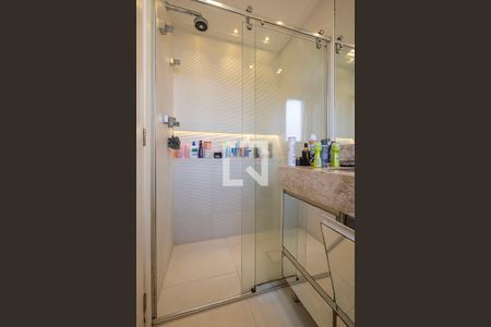 Apartamento à venda com 72m², 2 quartos e 2 vagasSuíte - Banheiro