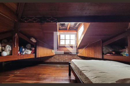 Casa à venda com 249m², 3 quartos e 4 vagasSotão