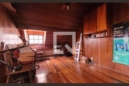 Casa à venda com 249m², 3 quartos e 4 vagasSotão