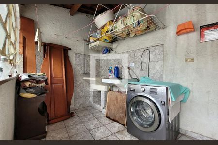 Casa à venda com 249m², 3 quartos e 4 vagasLavanderia 2