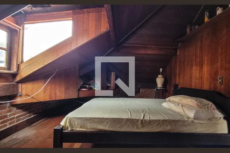 Casa à venda com 249m², 3 quartos e 4 vagasSotão