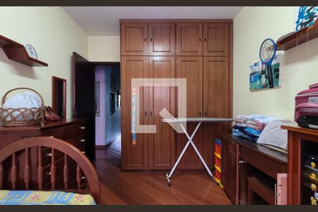 Casa à venda com 249m², 3 quartos e 4 vagasQuarto 2