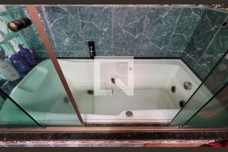 Casa à venda com 249m², 3 quartos e 4 vagasBanheiro da suíte