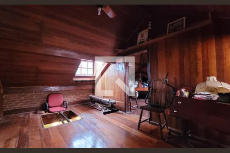 Casa à venda com 249m², 3 quartos e 4 vagasSotão