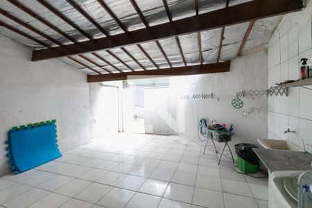 Casa à venda com 160m², 4 quartos e 2 vagasArea de serviço