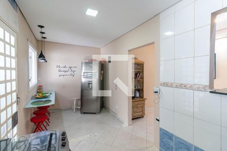 Casa à venda com 160m², 4 quartos e 2 vagasCozinha 