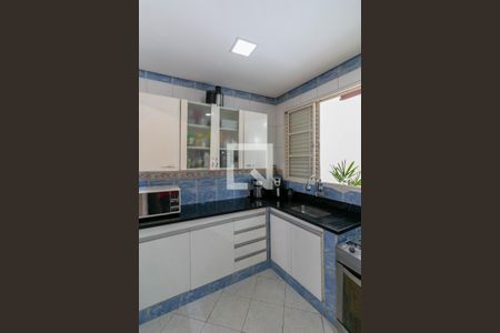 Casa à venda com 160m², 4 quartos e 2 vagasCozinha 