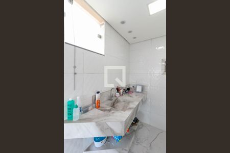 Casa à venda com 160m², 4 quartos e 2 vagas 2 ° andar  Quarto Banheiro 