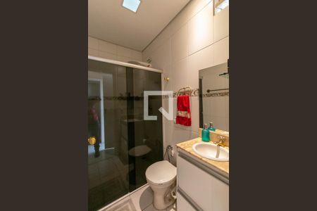 Casa à venda com 160m², 4 quartos e 2 vagasBanheiro 
