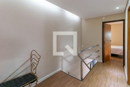 Casa à venda com 160m², 4 quartos e 2 vagasEscada 2 ° andar 