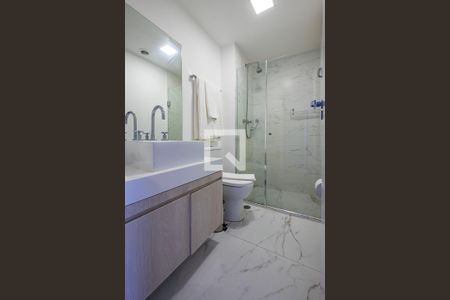 Banheiro de apartamento para alugar com 1 quarto, 33m² em Jardim Paulista, São Paulo