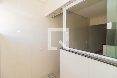 Escadas de apartamento para alugar com 2 quartos, 50m² em Jardim Veronica, São Paulo