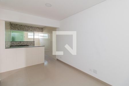 Sala de apartamento para alugar com 2 quartos, 50m² em Jardim Veronica, São Paulo