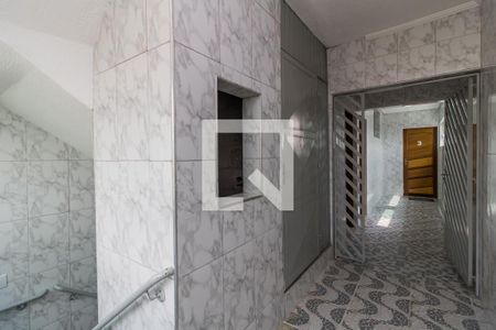 Escadas de apartamento para alugar com 2 quartos, 50m² em Jardim Veronica, São Paulo