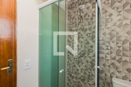 Banheiro de apartamento para alugar com 2 quartos, 50m² em Jardim Veronica, São Paulo